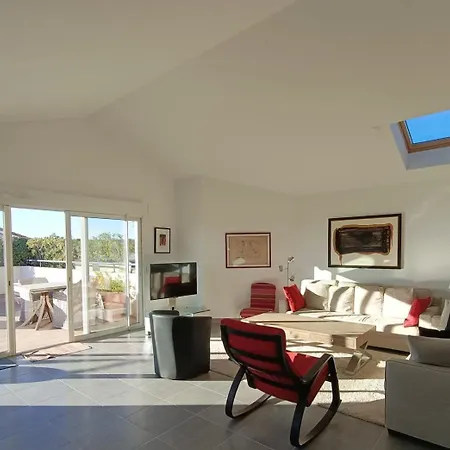 Patio D'azur Toit Terrasse De Gamme 3 Ch Jacuzzi Coeur De Et * Saint-Raphael (Var)